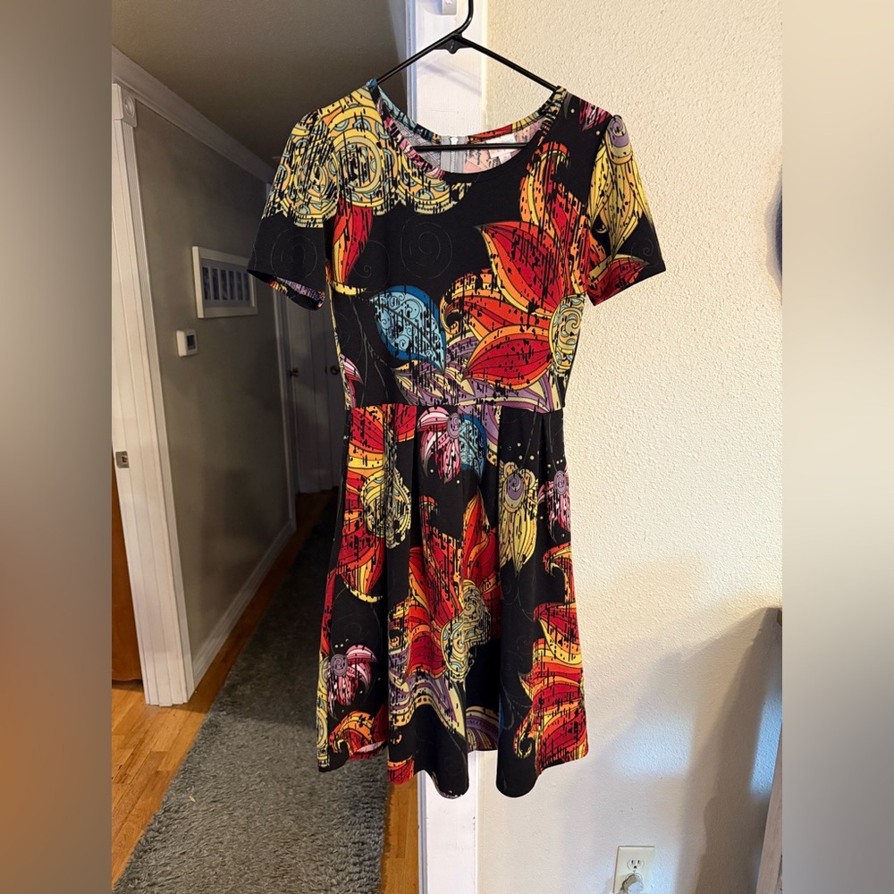 Lularoe Amelia Black Red Yellow Blue Floral Dress size Medium